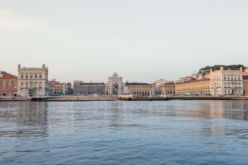 Lisbon: Daytime or Sunset Boat Cruise with History and Wine - Key points at a glance