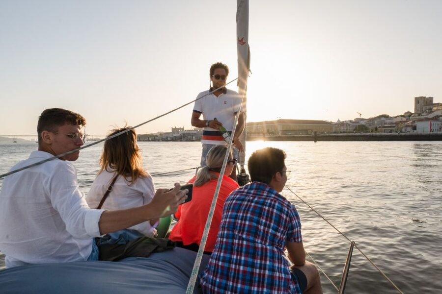 Lisbon: Daytime/Sunset/Night City Sailboat Tour with Drink - Sailing Beneath the 25 de Abril Bridge