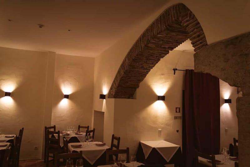Lisbon: Dinner with Fado Show with the Rising Stars of Fado - Wine Is Included, Cocktails Are Not