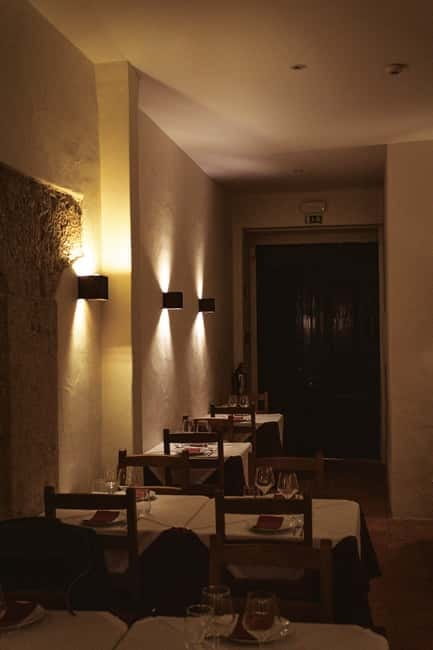 Lisbon: Dinner with Fado Show with the Rising Stars of Fado - Dinner Arrives in Portuguese Small-Plate Style