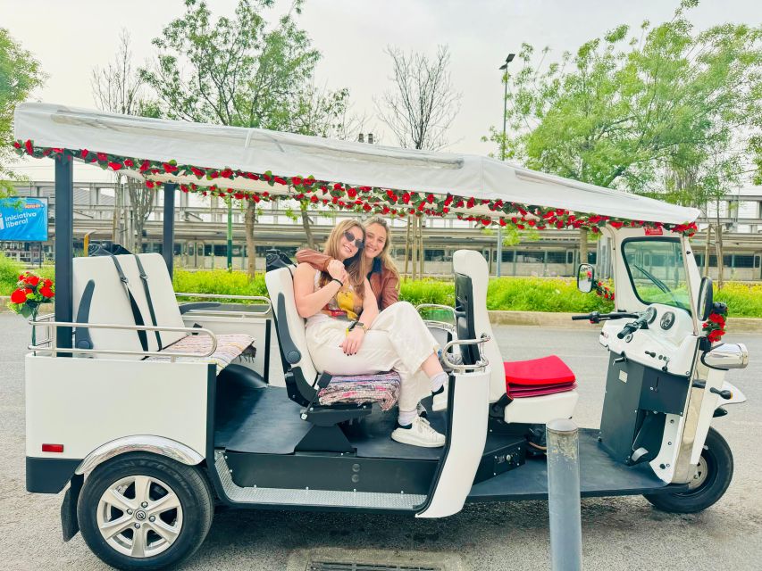Lisbon: Discover Belem by electric Tuk Tuk - What the live guide adds
