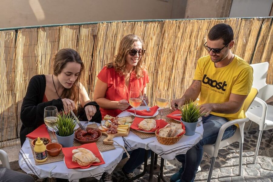 Lisbon: E-Bike Food Tour of Alfama and Old Town - National Pantheon and the climb to Graça