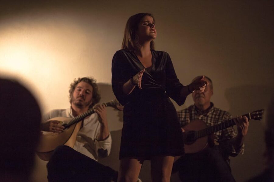 Lisbon: Fado Night with Dinner with Live Performance - Small Tips for a Better Night