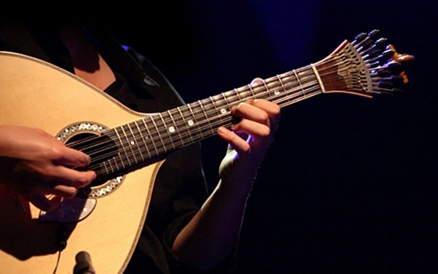 Lisbon: Fado Show and Portuguese Dinner - Dinner begins as the musicians take their seats