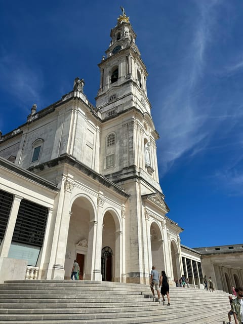 Lisbon: Fátima & Holy Eucaristy Miracle Relic, Spiritual Day - The morning drive from Lisbon