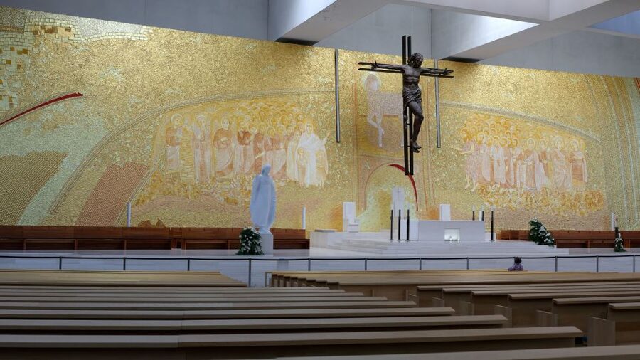 Lisbon: Fátima & The Shepherd Children Home Self-Guided Tour - The Basilica of Our Lady of the Rosary