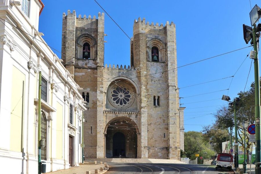Lisbon: Full-Day Private Walking Sightseeing Tour - Starting at Commerce Square under the Rua Augusta Arch