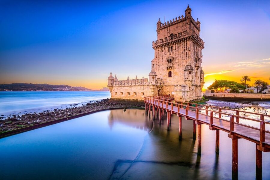 Lisbon: Full-Day Small-Group City Tour with Hotel Pickup - What the strongest guide experiences have in common