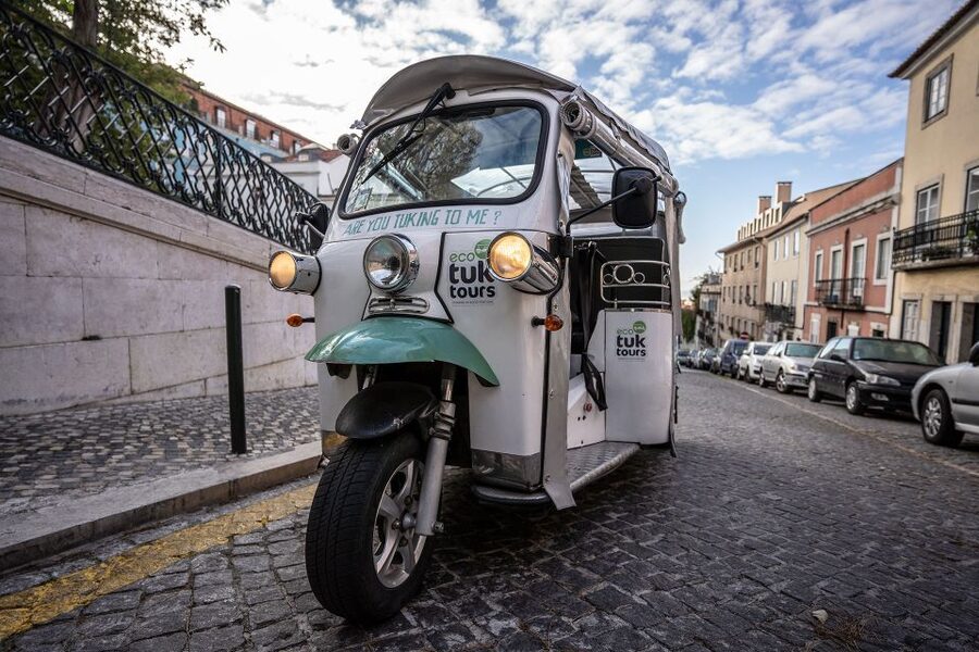 Lisbon: Guided Tuk-Tuk Tour Along the Historic Tram Line 28 - Principe Real, Eduardo VII Park, and Avenida da Liberdade