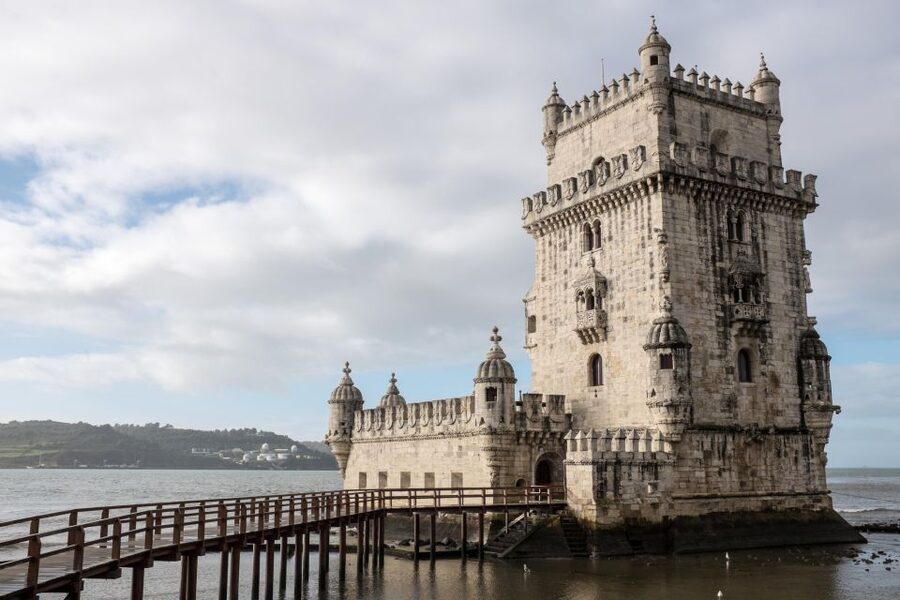 Lisbon: Half-Day City Tour - The Royal Treasure Museum and its glittering collection