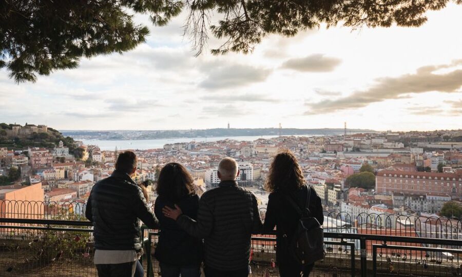 Lisbon: Half-Day Private Guided Tuk-Tuk Tour - Mouraria, São Vicente, and the old Alfama quarters