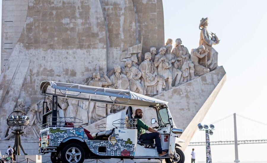 Lisbon: Half-Day Private Guided Tuk-Tuk Tour - From Baixa to Lisbon Cathedral