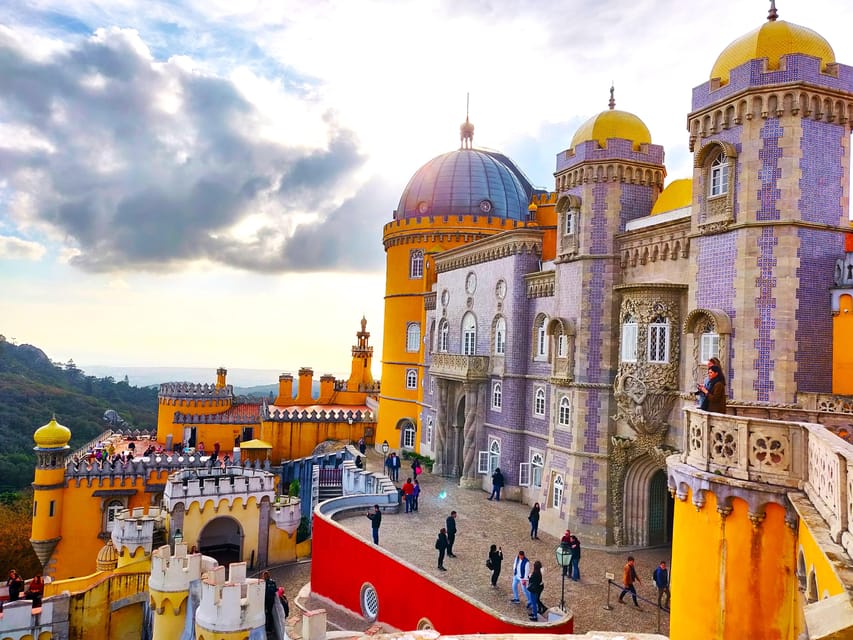 Lisbon: Half-Day Sintra Tour with Pena Palace and Regaleira - What happens if a palace closes