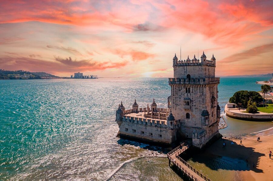 Lisbon: Helicopter Ride, Boat Trip, & Old Town Walking Tour - Return to central Lisbon