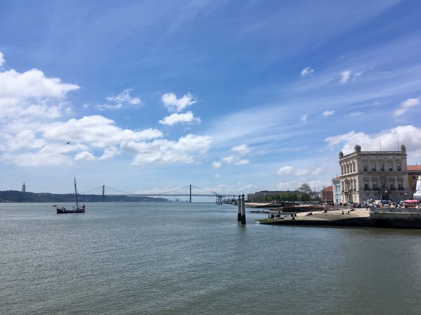 Lisbon: Hills, Alfama, and Mouraria Tour by Electric Bike - Why an e-bike makes sense in Lisbon