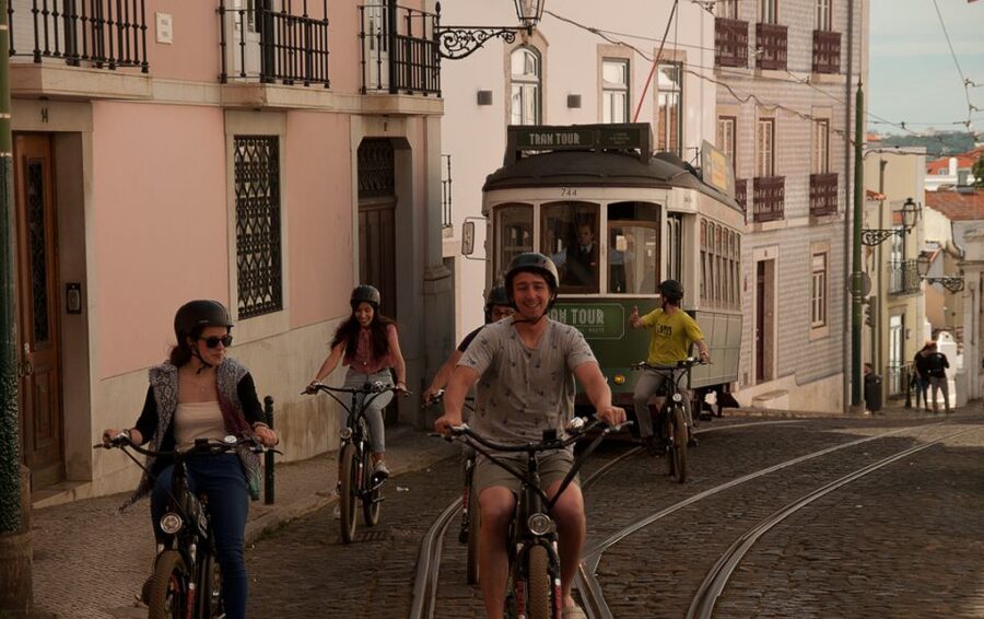 Lisbon: Hills, Alfama, and Mouraria Tour by Electric Bike - Lisbon Cathedral and the route back