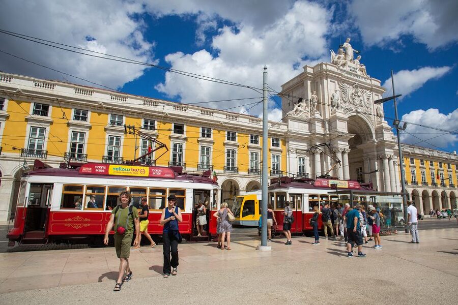 Lisbon: Hills Red Tram Tour by Tram 28 Route 24-Hour Ticket - Baixa: a gentle start through Lisbon’s lower city