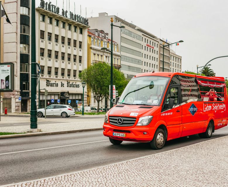 Lisbon: Hop-On Hop-Off Bus Tour - Castle Line: Alfama, Fado, and steep streets