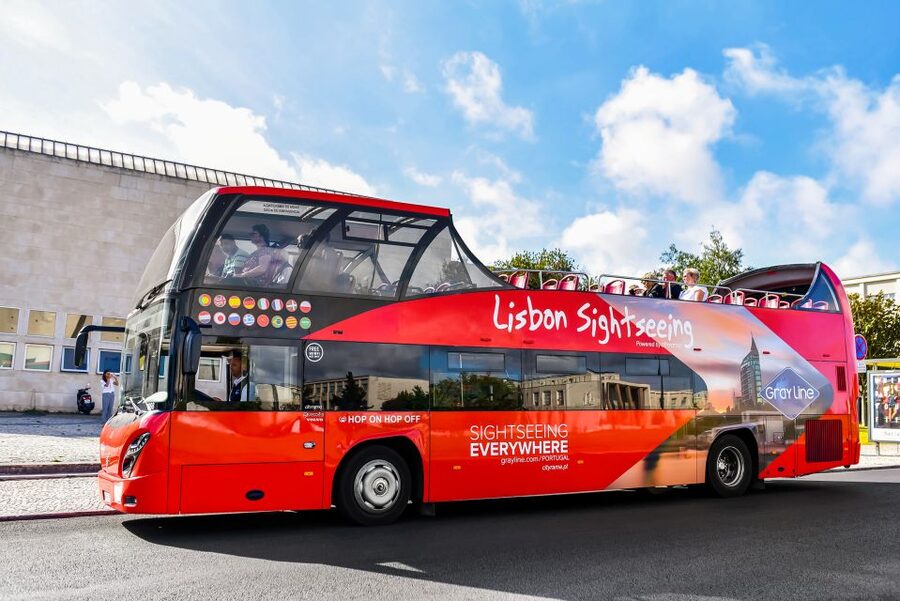 Lisbon: Hop-On Hop-Off Bus Tour - Audio guides, walking tours, and what the commentary is like