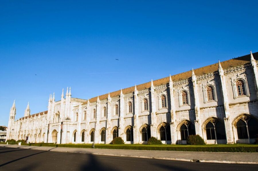 Lisbon: Jerónimos Monastery E-Ticket and Audio Guide - Tombs, Memory, and a Detail to Confirm