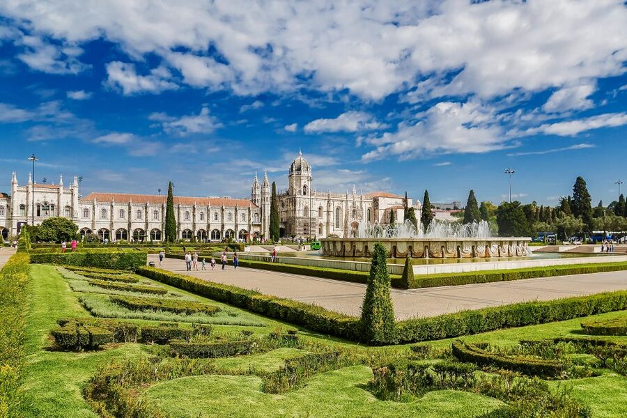 Lisbon: Jerónimos Monastery Entrance Ticket - The church, Vasco da Gama, and Luís de Camões