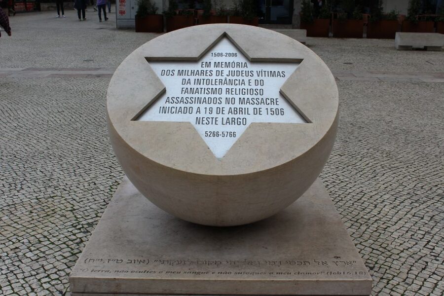 Lisbon: Jewish History in Portugal Guided Walking Tour - Alfama and the shape of Jewish Lisbon