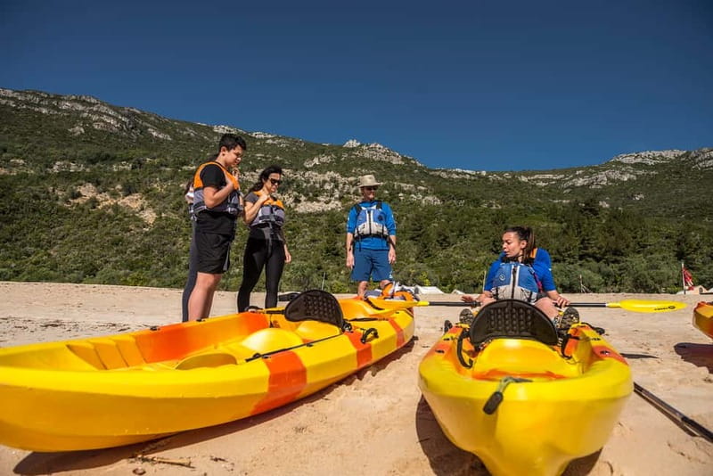 Lisbon: Kayak Tour Arrábida Natural Park, Setubal, Sesimbra - Paddling past beaches, cliffs, and small caves