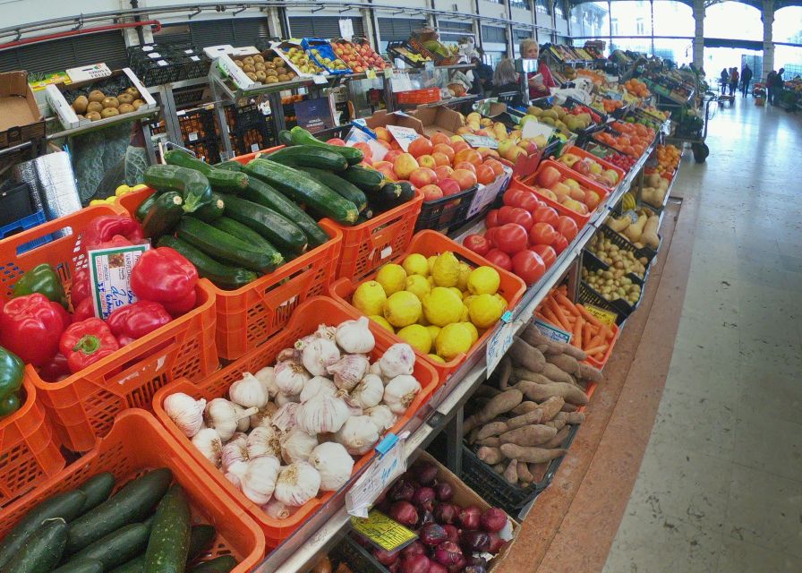 Lisbon: Local Market, Food, and Culture Walking Tour - Why the guide can make or break the experience
