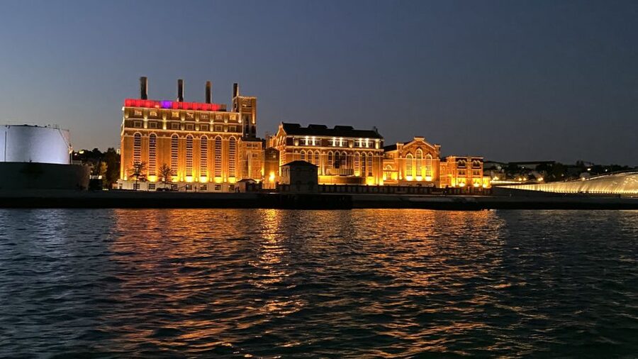 Lisbon: Luxury Sailboat Cruise at Night - Belém Tower and the Monument to the Discoveries