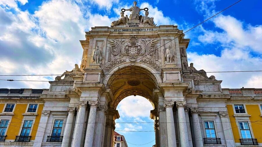 Lisbon: Old Town Tuk-Tuk Tour. - São Vicente, the National Pantheon, and Alfama