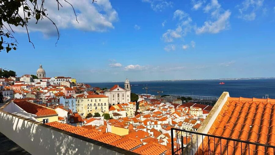 Lisbon: Old Town Tuk-Tuk Tour. - What the $36 price really buys you