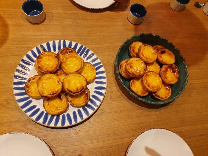Lisbon: Pastel de Nata Baking Class - Portuguese drinks with the pastry
