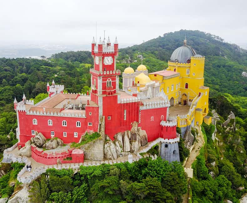 Lisbon: Pena Palace, Sintra, Cabo da Roca & Cascais Day Tour - Why this day trip works from Lisbon