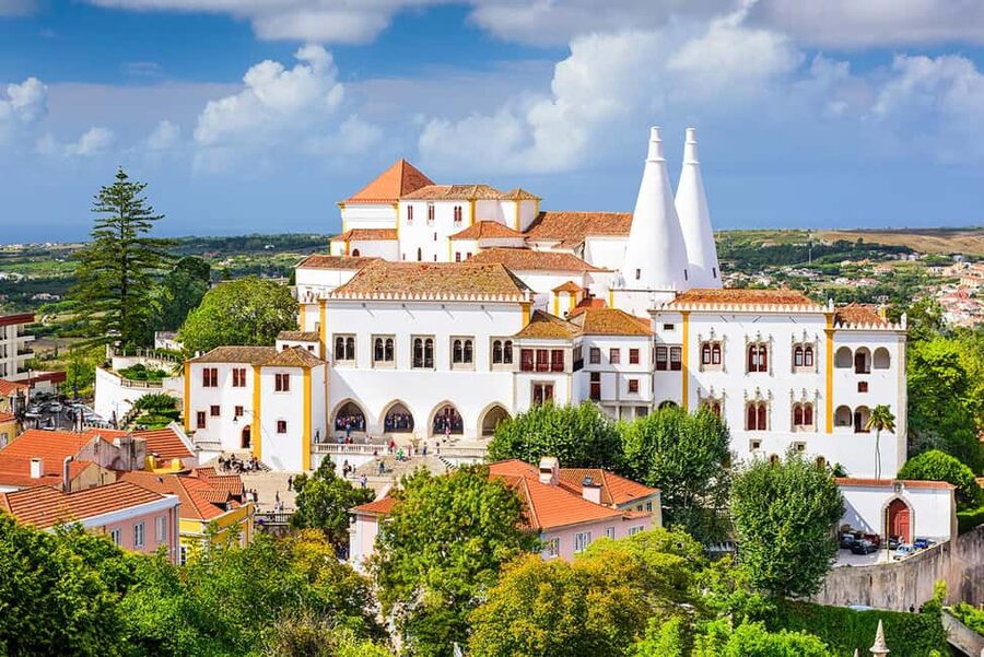 Lisbon: Pena Palace, Sintra, Cabo da Roca & Cascais Day Tour - Sintra village in one focused hour