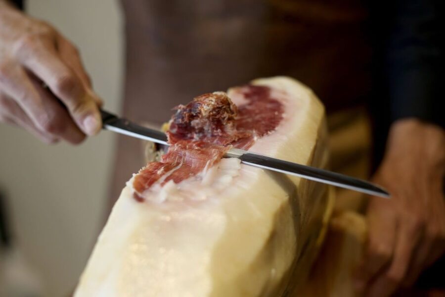 Lisbon: Premium Port Wine Tasting & Tapas - Why this Port tasting is different from a standard Lisbon wine stop