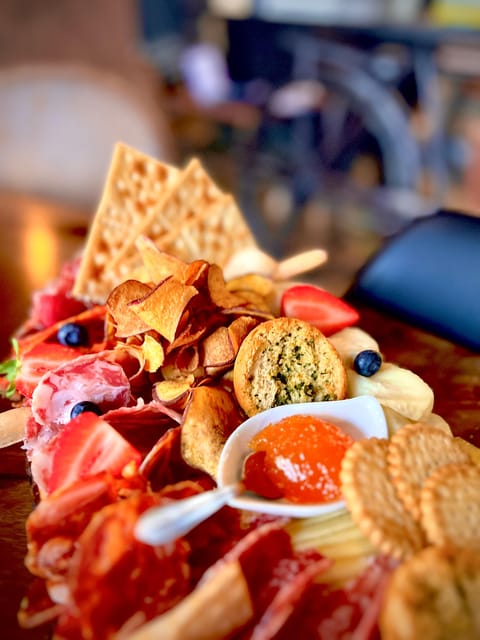 Lisbon: Premium Wine and Tapas Tasting Session - Key points at a glance