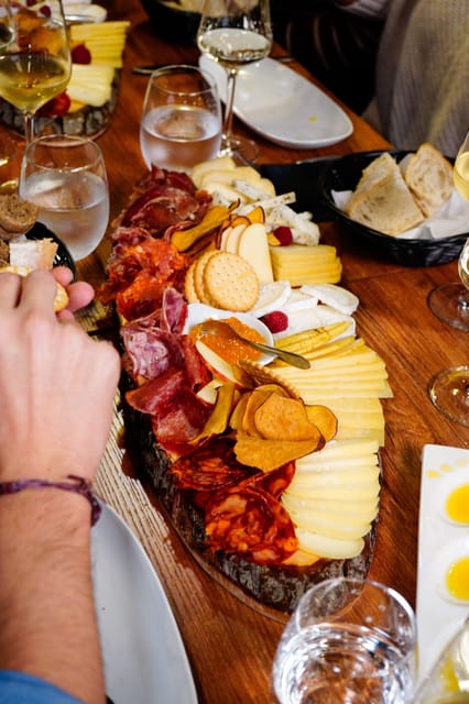 Lisbon: Premium Wine and Tapas Tasting Session - Practical details before you reserve