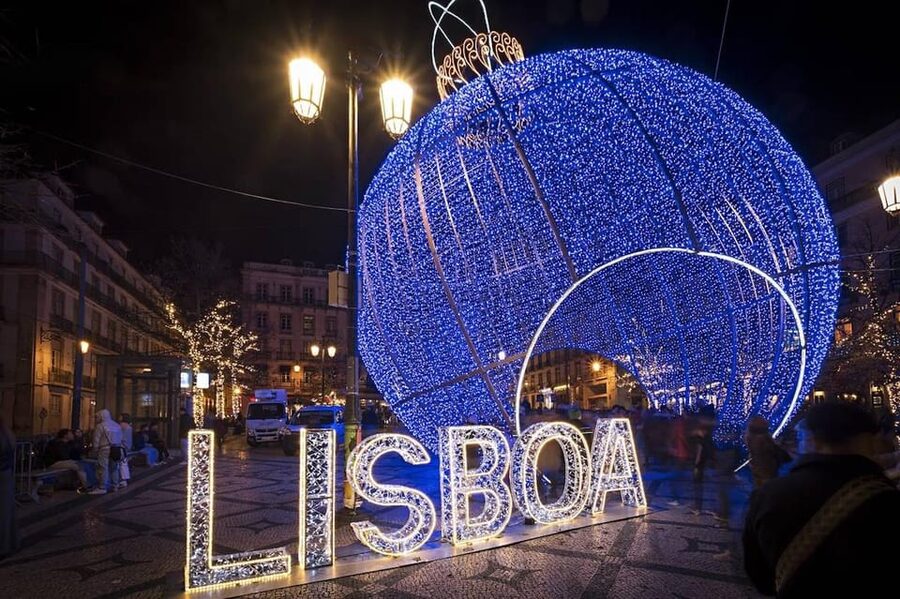 Lisbon: Private Christmas Lights Tour by Eco Tuk Tuk - How the guides shape the hour