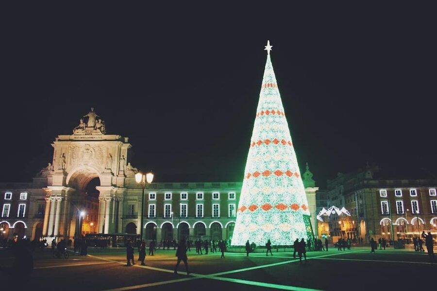 Lisbon: Private Christmas Lights Tour by Eco Tuk Tuk - Meeting near Time Out Market