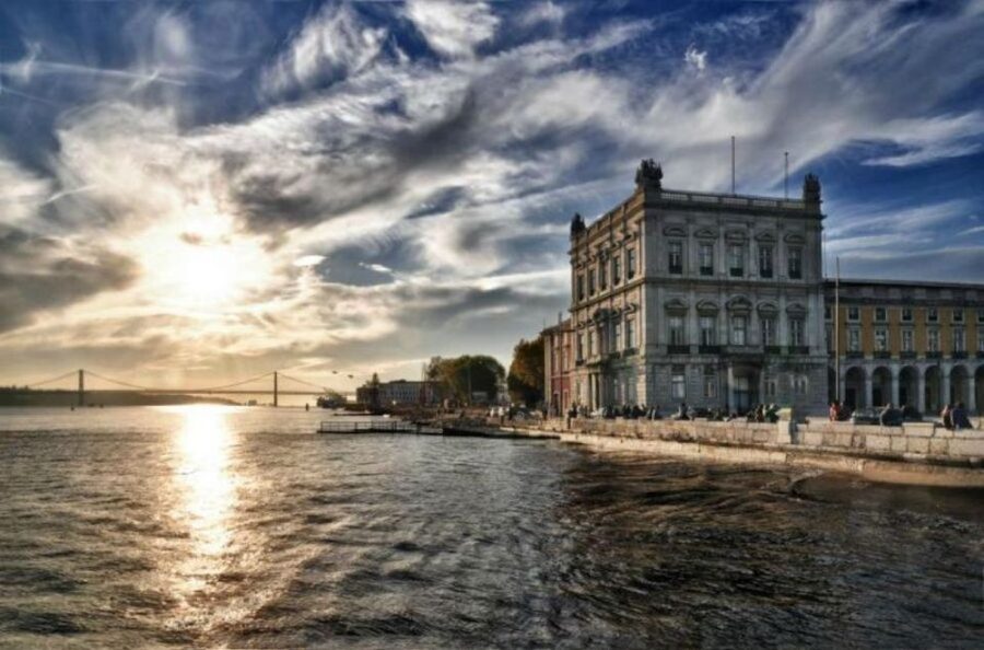 Lisbon: Private City Tour by Eco Tuk Tuk - Portas do Sol and Senhora do Monte