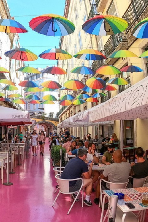 Lisbon: Private City Tour by Tuk-Tuk - Portas do Sol and Santa Luzia: quick views, useful orientation