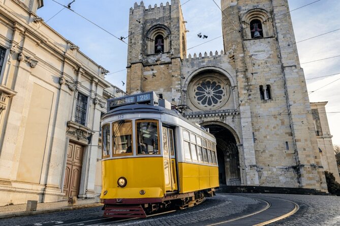 Lisbon Private Driver and Customizable Tour - Price, group size, and value