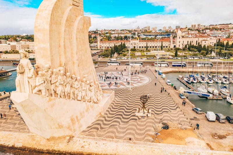 Lisbon: Private Grand Experience City Tour - What the guide adds to the ride