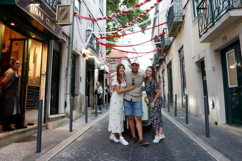 Lisbon: Private Guided Tour by Electric Tuk Tuk - Portas do Sol and the climb to Senhora do Monte