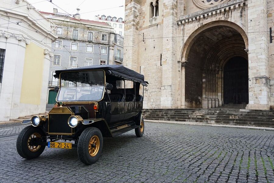 Lisbon: Private Guided Tuk-Tuk Tour with Hotel Pickup - Mouraria and Lisbon’s Fado Atmosphere