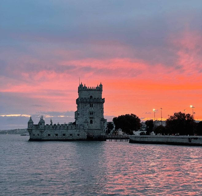 Lisbon: Private Luxury Catamaran Tour with Welcome Drink - Food, drinks, and what to arrange before departure