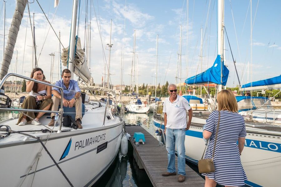 Lisbon: Private Sunset Cruise on the Tagus River with Drink - Why a sunset cruise gives Lisbon a different face