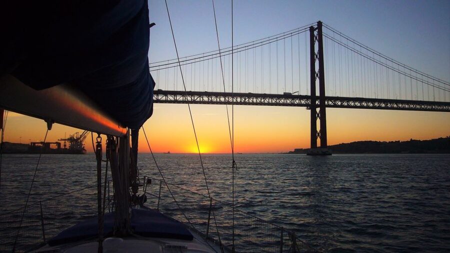 Lisbon: Private Sunset Sailing Tour with Champagne - The south bank and the view of Cristo Rei
