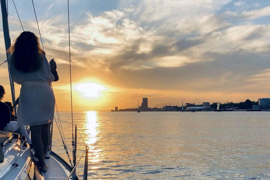 Lisbon: Private Tagus River Sunset Cruise on a Luxury Boat - Starting at Doca do Bom Sucesso in Belém