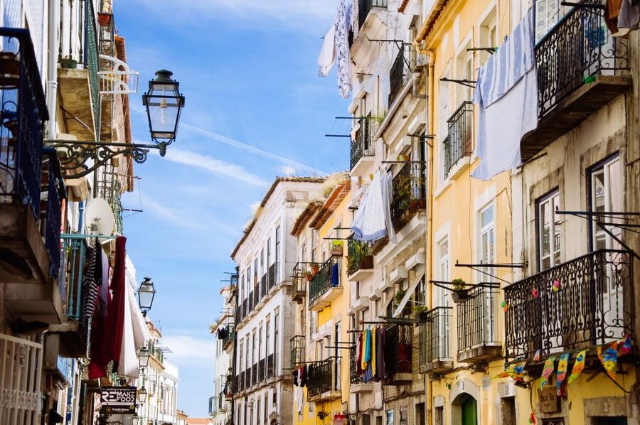 Lisbon: Private Tour with Locals – Highlights & Hidden Gems - Finding Lisbon beyond the obvious stops